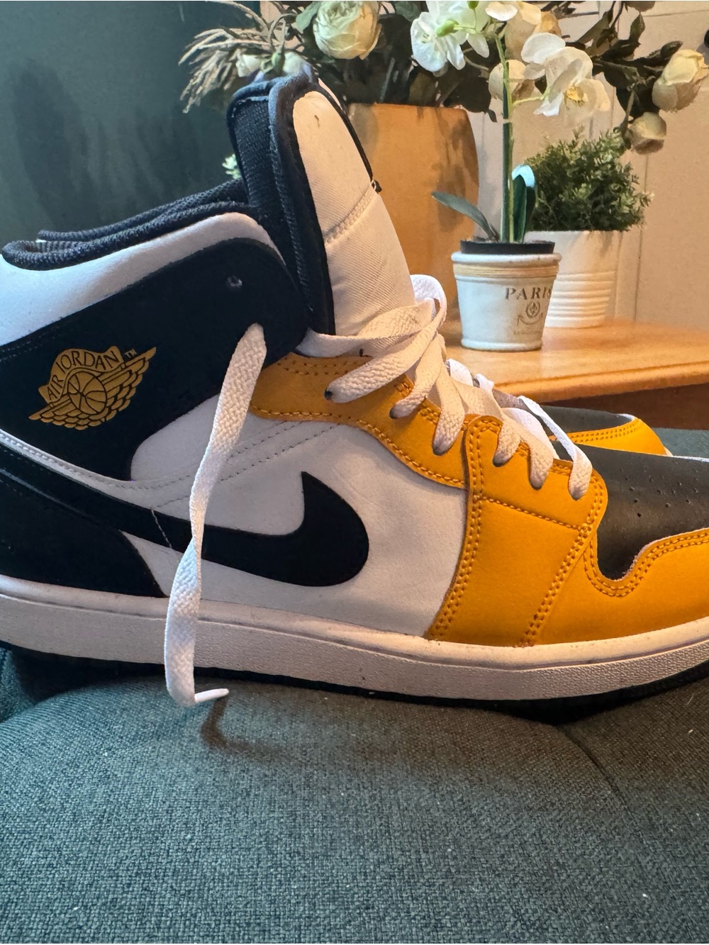 Nike Jordan 1 Mid Men's Sneakers β Yellow, Black & White